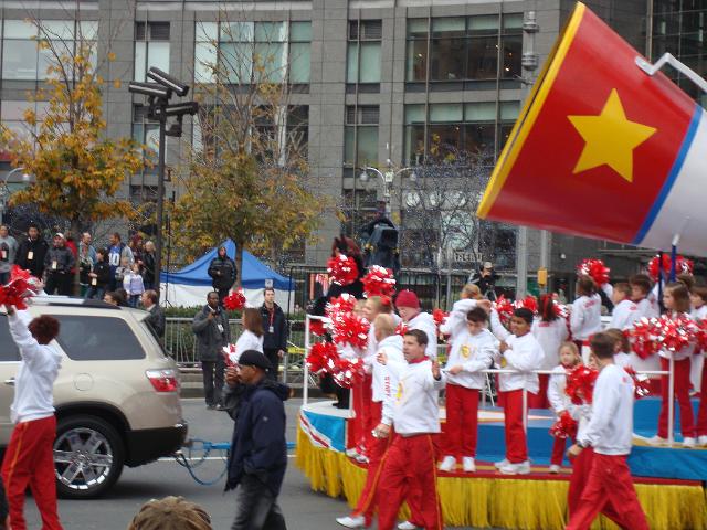 2009 Thanksgiving Parade-91